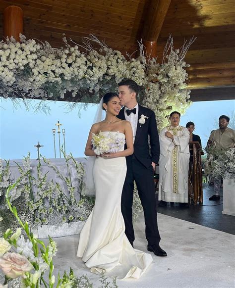 WEDDING ALBUM: Maine Mendoza and Arjo Atayde .